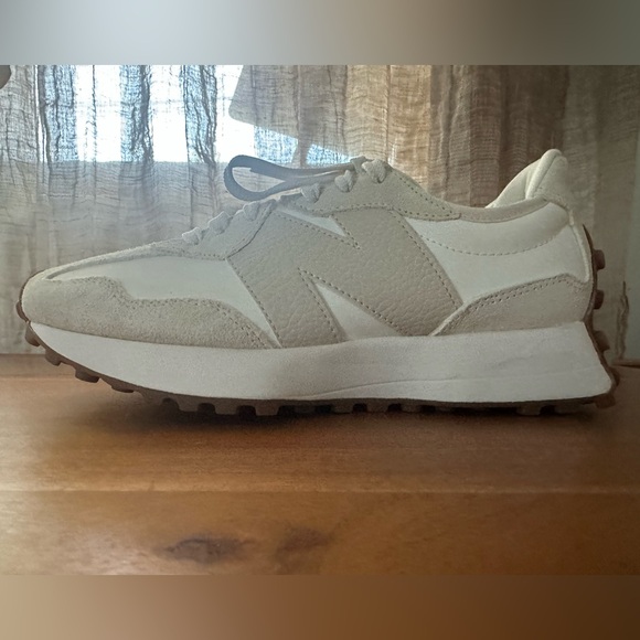 New Balance Women's Shoes - White and Tan - NWOB - Picture 2 of 9